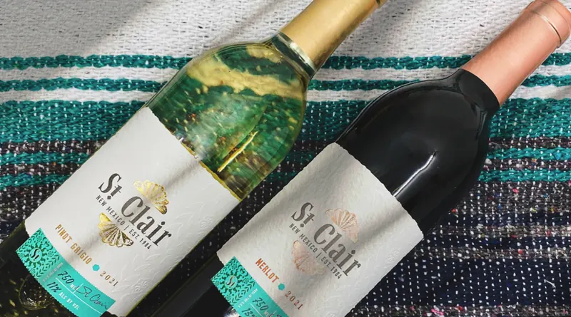 St. Clair Wines: Two bottles on a blanket